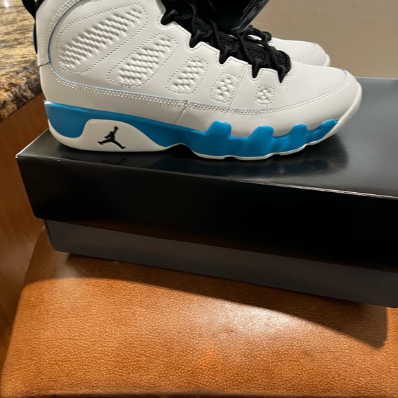 Jordan 9 unc classic 10.5 - Picture 2 of 3